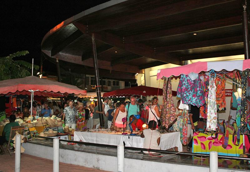 Marché nocturne de Baillif