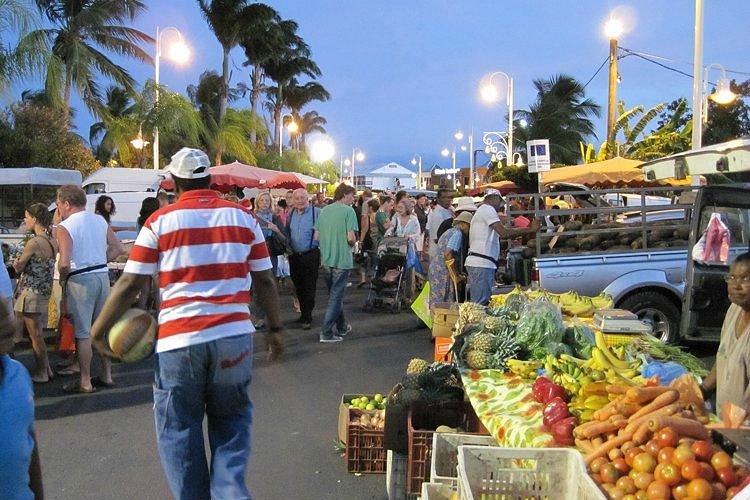 Marché nocturne de Saint-François